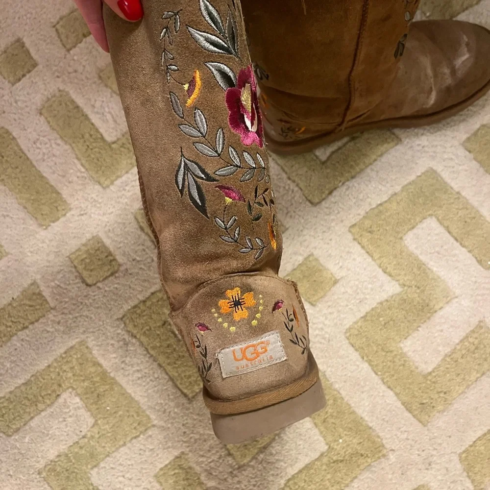 Embroidered Ugg Boots - Size 8 - Picture 3 of 9